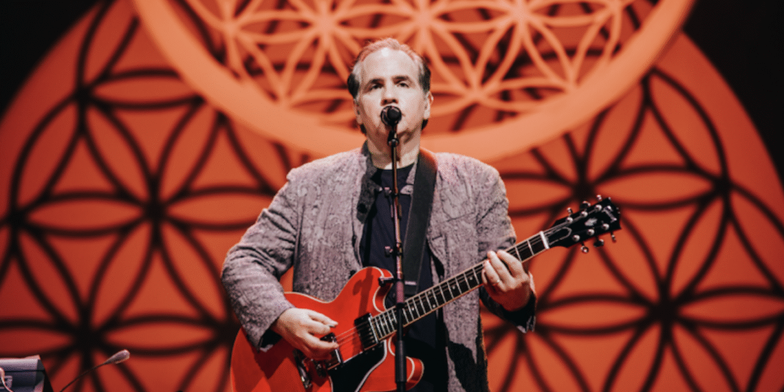 Ricardo Bacelar ao Vivo no Cineteatro São Luiz chega às plataformas nesta sexta-feira, dia 30 de maio