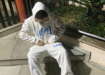 Kenzoca retorna com o single “Momentos” e anuncia novo EP “Menino de Ouro”