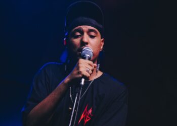 D$ Luqi lança “Lado A, Lado B” e aquece para novo álbum com crítica social embalada pelo funk carioca