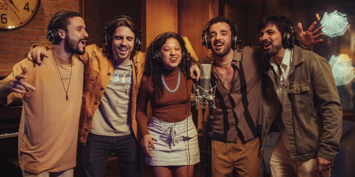 Com mais de 400 mil seguidores e inúmeros sucessos Grupo Versão lança novo medley “Ela Vai Voltar / Papo Reto”