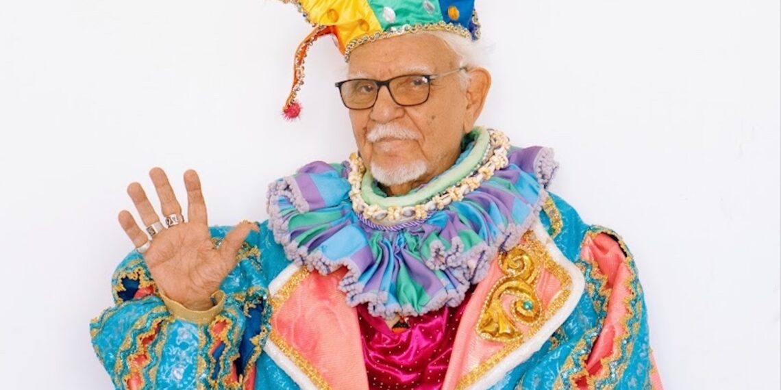 Amir Haddad completa hoje 88 anos com ensaio fotográfico enaltecendo Carnaval, futebol e cultura religiosa