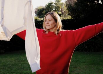 Rocío Igarzábal lança o single “Volare” e completa seu novo EP