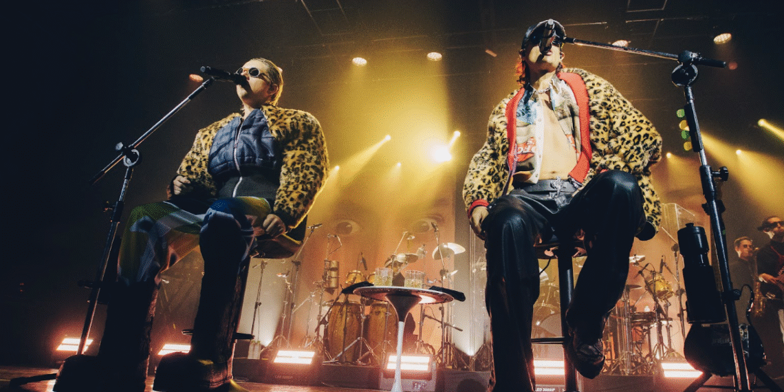 CA7RIEL e Paco Amoroso encantam público com show em São Paulo e embarcam para o Rio de Janeiro