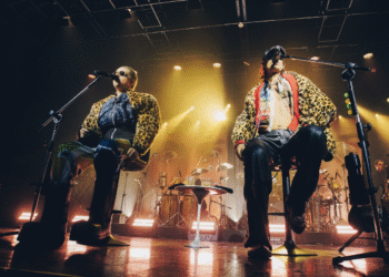 CA7RIEL e Paco Amoroso encantam público com show em São Paulo e embarcam para o Rio de Janeiro