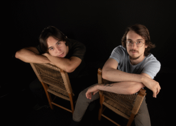 “Sapato Velho” ganha nova vida e leva duo brasileiro ao Grammy Latino