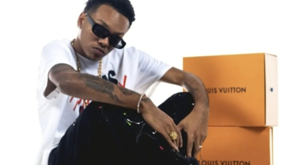MC Erik celebra sucesso de “Qual Seu Desejo?” e aquece público para o álbum “7 Chaves”