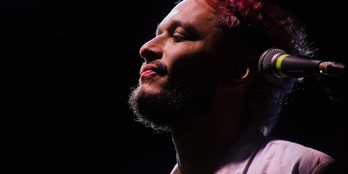 Felipe Roseno lança nova faixa “Leve o Som”