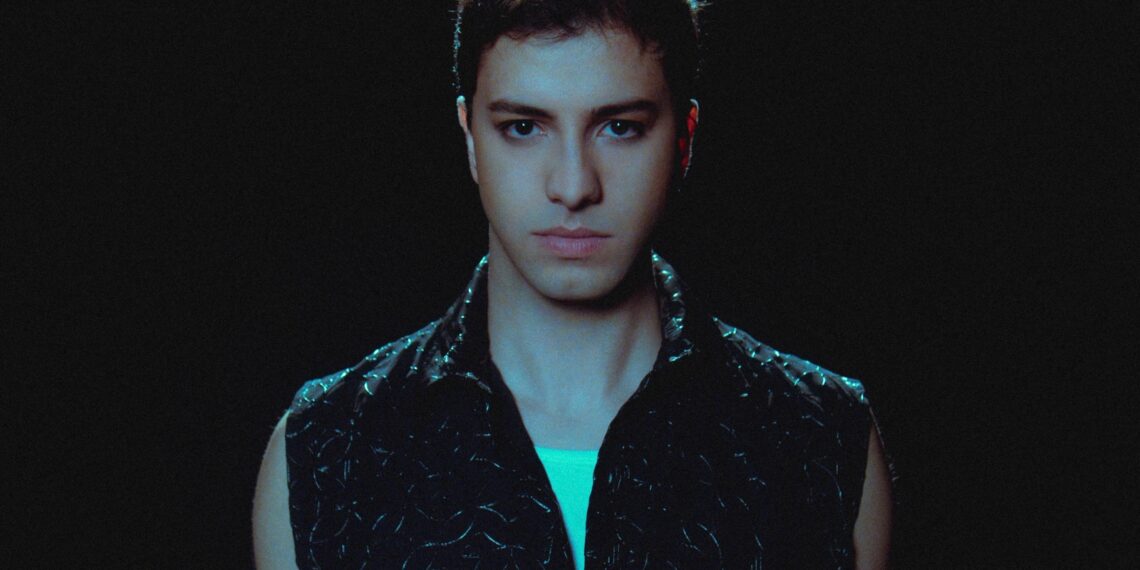 Cantor e compositor Ga fala sobre amor, medos e confusões no novo single “Existe Você”