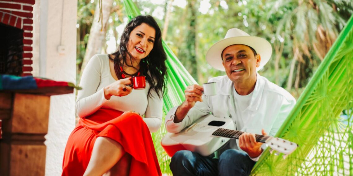 Juliana Lima lança música com Frank Aguiar