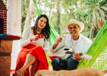 Juliana Lima lança música com Frank Aguiar