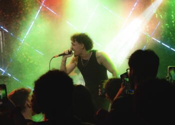 Alec’ se prepara para o lançamento de “Descanso” em 12/12, e anuncia show especial em São Paulo