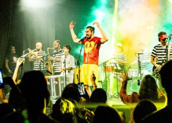 Bloco Brasília Amarela terá Ensaio e Desfile Oficial homenageando o Rock Retrô