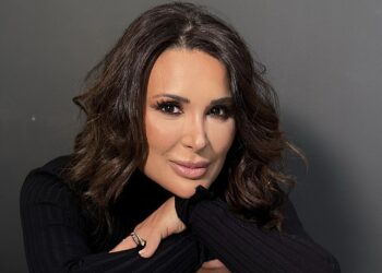 Tonya Beauty e o GHK-Cu, quando a estética passa a falar a linguagem da regeneração