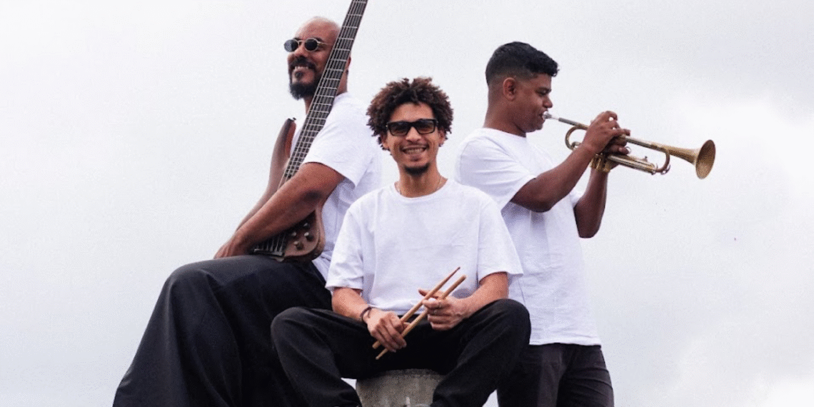 Entre improviso e experimentação, trio MABI lança álbum de estreia