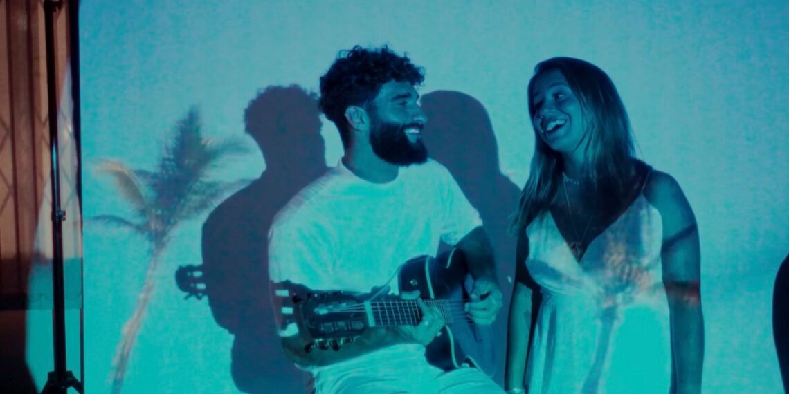 Duo Rosalu estreia o novo single de trabalho “Dia Amanheceu” e exalta a leveza do cotidiano à beira-mar