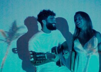 Duo Rosalu estreia o novo single de trabalho “Dia Amanheceu” e exalta a leveza do cotidiano à beira-mar