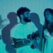 Duo Rosalu estreia o novo single de trabalho “Dia Amanheceu” e exalta a leveza do cotidiano à beira-mar