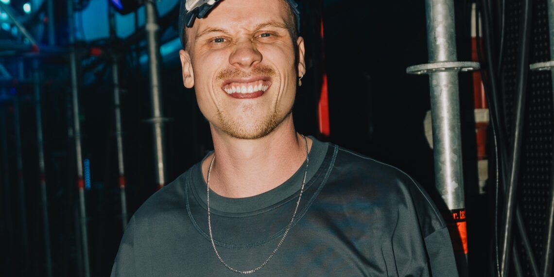 DJ e produtor Maddix lança “Favela” e anuncia apresentação em São Paulo