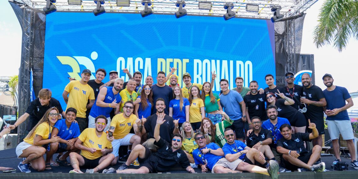 Casa Ronaldo atrai milhares de pessoas nos dias de jogos da Copa do Mundo.