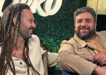 Compositores de sucessos do reggae brasileiro, DEKO e Gabriel Elias gravam juntos pela primeira vez