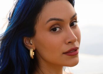 UNNA X aposta em uma narrativa sobre autoconhecimento e liberdade emocional no clipe de “vsf :)”