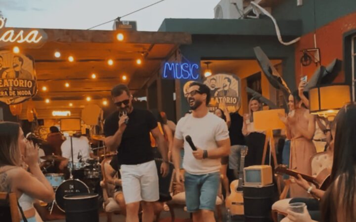 Maurício & Eduardo apostam na proximidade com o público em “Surra de Moda”
