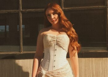 Nathalia Bacci transforma superação em ironia no novo single “Imagina Eu”