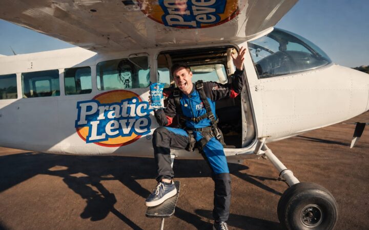 Rezende leva publicidade a outro nível em ação da Pratic Leve nos céus