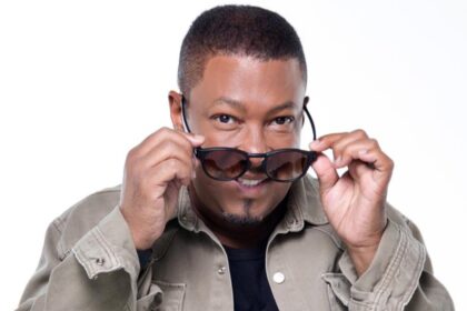 Marcio Art celebra trajetória que atravessa gerações do pagode e apresenta “Volta Pra Mim”