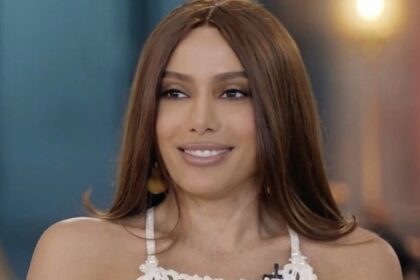 Com bênção de Paolla Oliveira, Anitta revela por que aceitou ser rainha de bateria