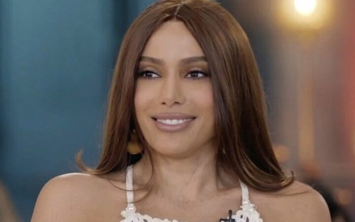 Com bênção de Paolla Oliveira, Anitta revela por que aceitou ser rainha de bateria