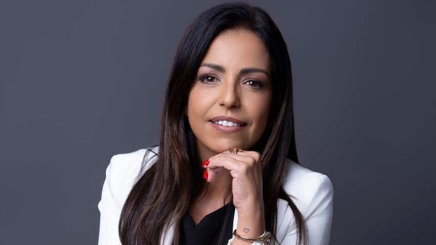 Dra. Ana Cláudia Tavares
