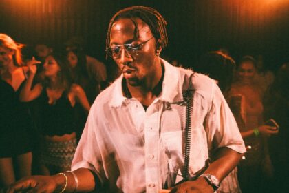 AMÉMÉ lança a track “Chulo” após temporada em Ibiza e se apresenta no Rio de Janeiro e em São Paulo em outubro