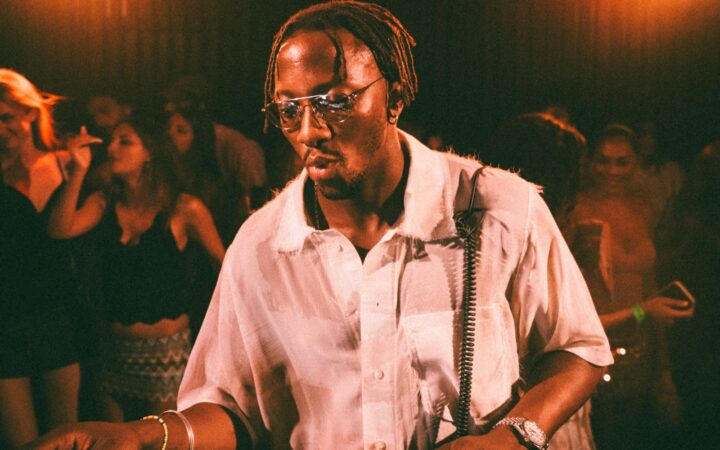 AMÉMÉ lança a track “Chulo” após temporada em Ibiza e se apresenta no Rio de Janeiro e em São Paulo em outubro