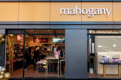Mahogany abre oito lojas e aposta em unidade multicanal