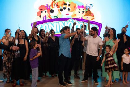 Caninópolis supera 1,5 bilhão de visualizações e recebe discos de Ouro e Platina