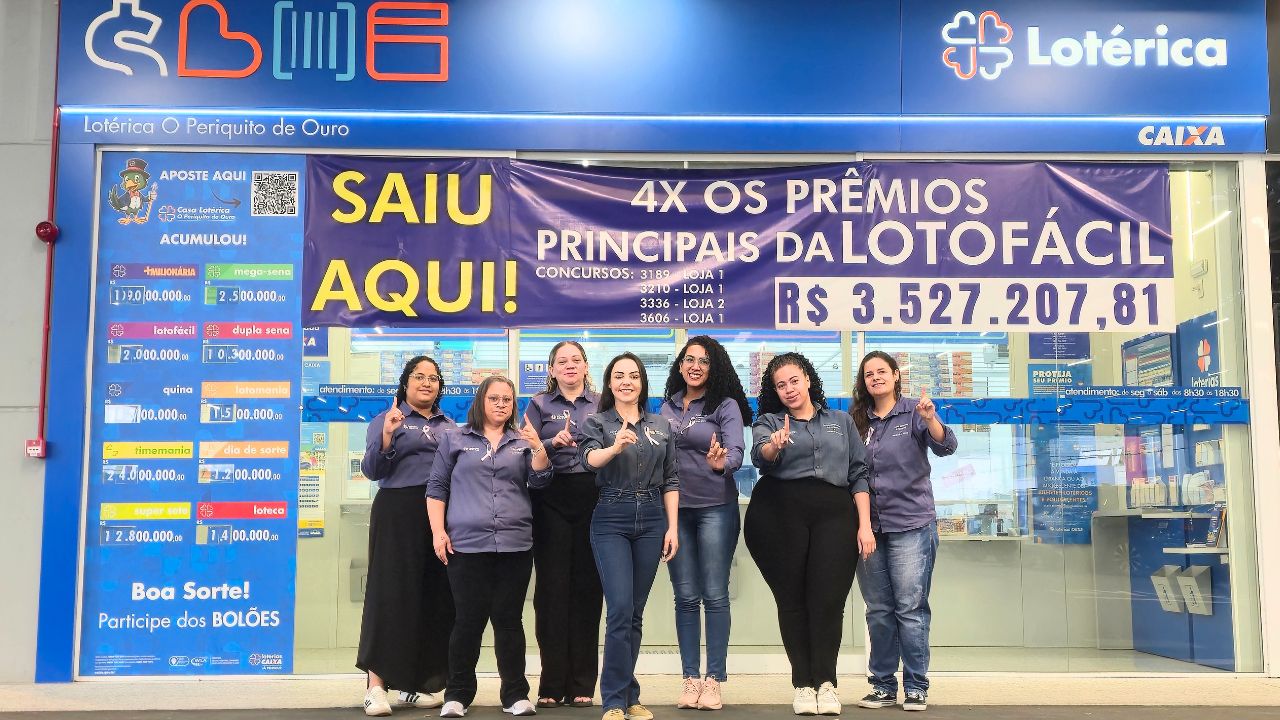 Equipe da Casa Lotérica O Periquito de Ouro.