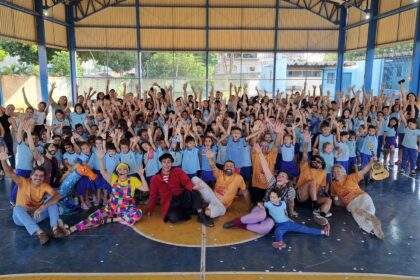 Caravana da Criança celebra 10 anos com arte nas escolas do DF